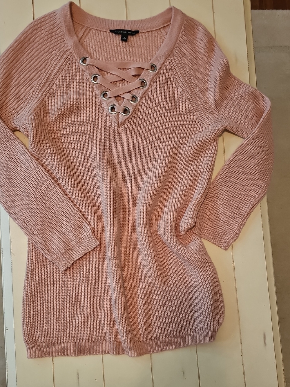 Signature Studio Lace-Up V-Neck Soft Knit Sweater in Blush Ballet Pink, Like New